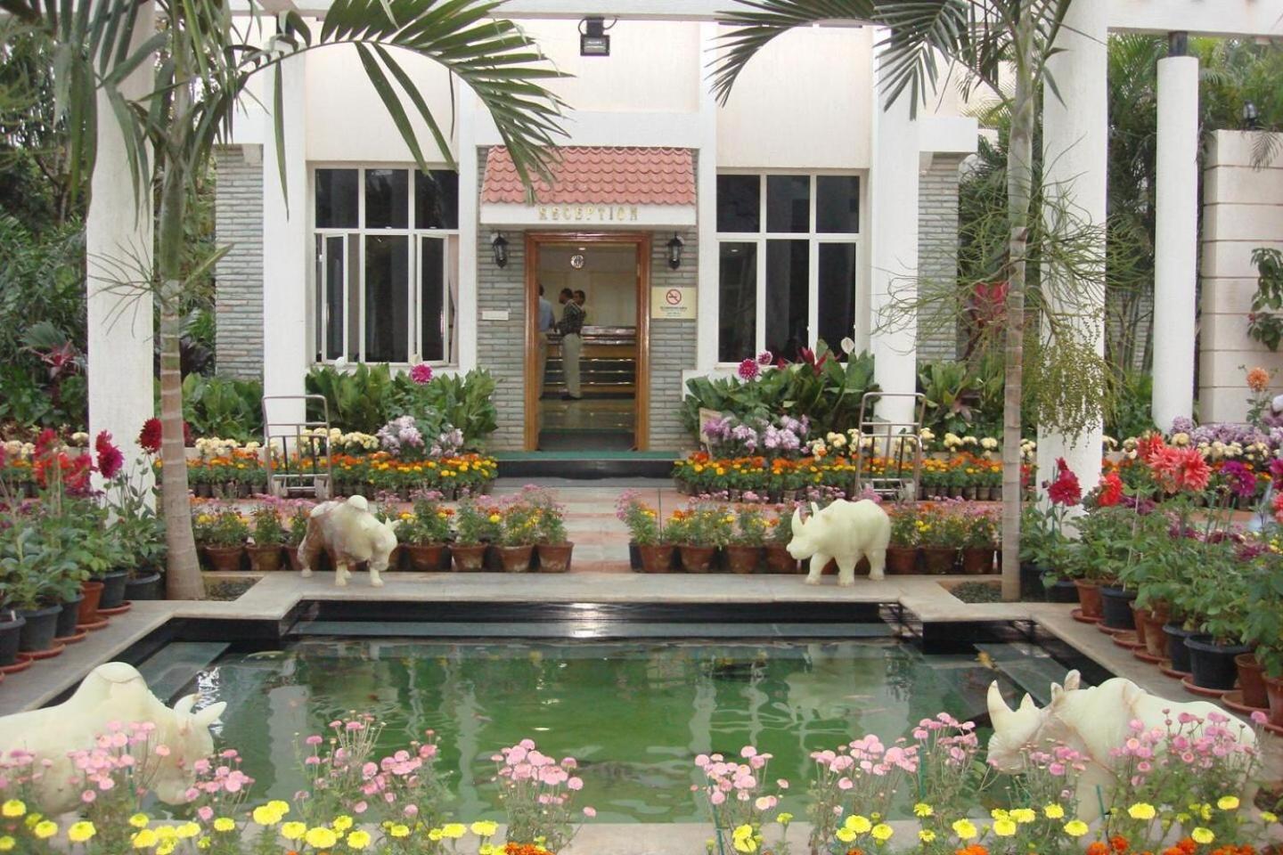 Pragati Resorts Kundakal エクステリア 写真
